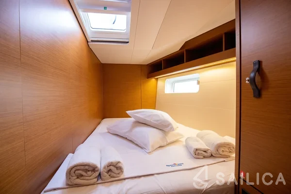 Jeanneau 54 - Yacht Charter Sailica