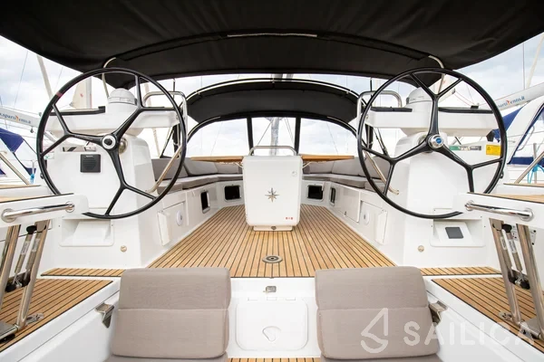 Jeanneau 54 - Yacht Charter Sailica