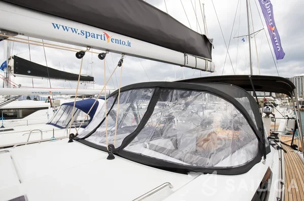 Jeanneau 54 - Yacht Charter Sailica