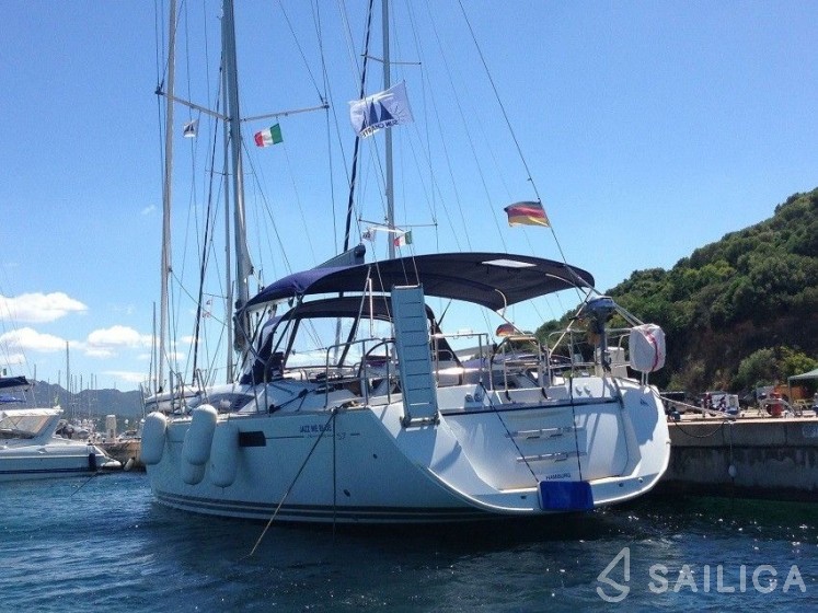 Jeanneau 57 - Yacht Charter Sailica