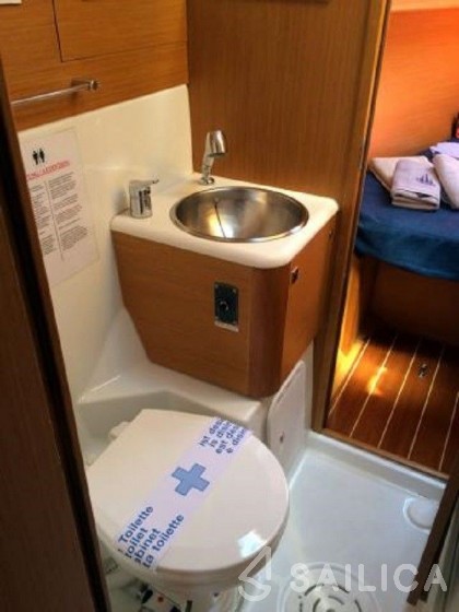 Jeanneau 57 - Yacht Charter Sailica