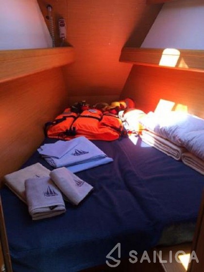 Jeanneau 57 - Yacht Charter Sailica