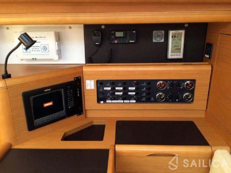 Jeanneau 57 - Yacht Charter Sailica