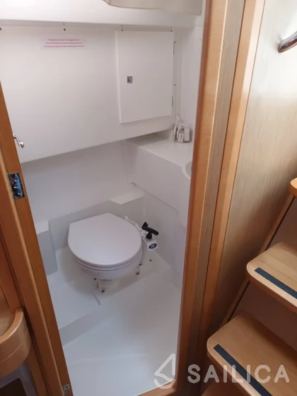 Sun Odyssey 319 - Yacht Charter Sailica