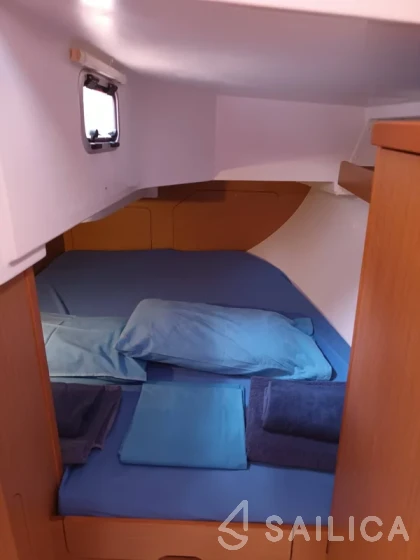 Sun Odyssey 319 - Yacht Charter Sailica