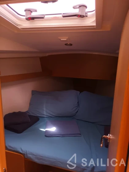 Sun Odyssey 319 - Yacht Charter Sailica