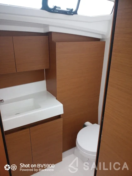 Sun Odyssey 380 - Yacht Charter Sailica