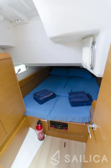 Sun Odyssey 409 - Yacht Charter Sailica
