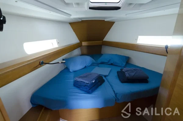 Sun Odyssey 409 - Yacht Charter Sailica