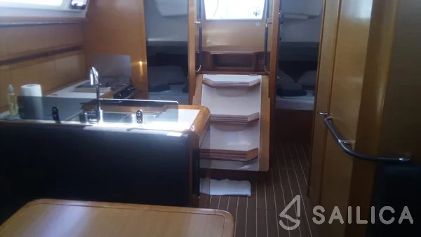 Sun Odyssey 409 - Yacht Charter Sailica