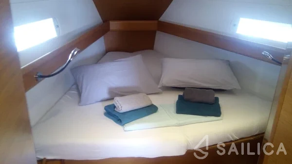 Sun Odyssey 409 - Yacht Charter Sailica
