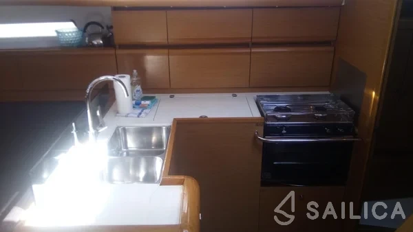 Sun Odyssey 409 - Yacht Charter Sailica