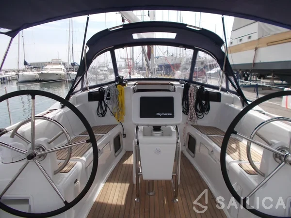 Sun Odyssey 419 - Yacht Charter Sailica