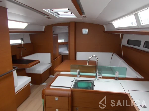 Sun Odyssey 419 - Yacht Charter Sailica