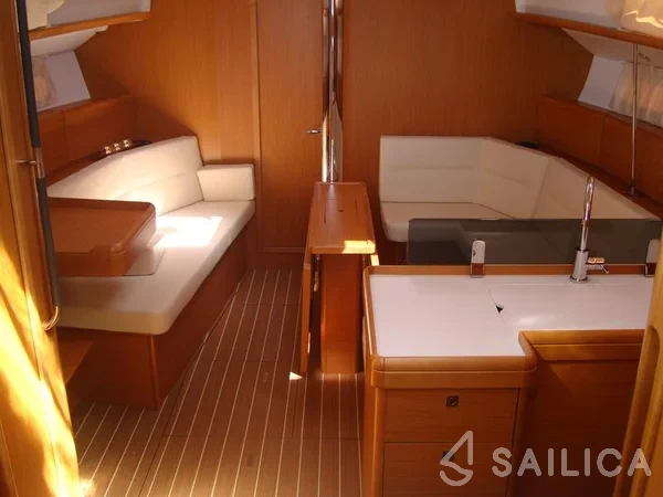 Sun Odyssey 42i - Yacht Charter Sailica