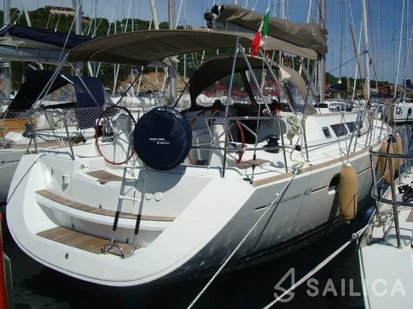 Sun Odyssey 42i - Yacht Charter Sailica