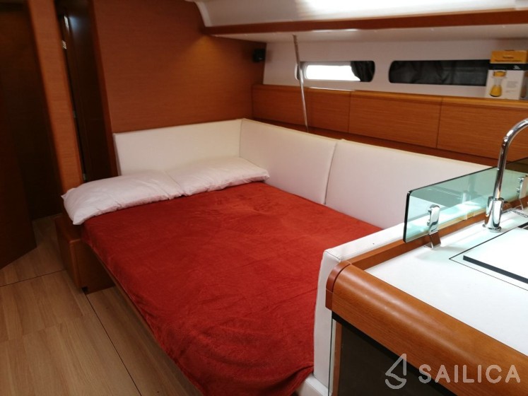 Sun Odyssey 449 - Yacht Charter Sailica