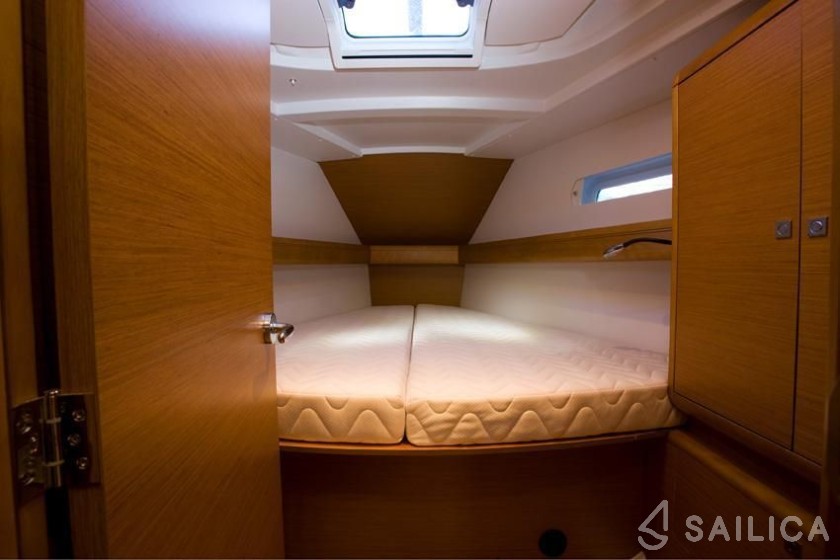 Sun Odyssey 449 - Yacht Charter Sailica