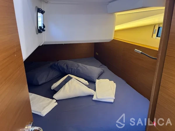 Sun Odyssey 440 - Yacht Charter Sailica