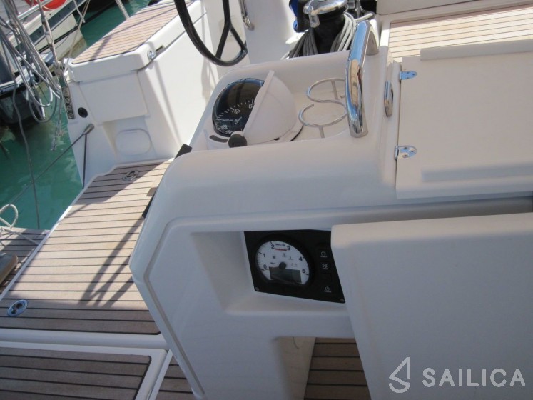 Sun Odyssey 440 - Yacht Charter Sailica