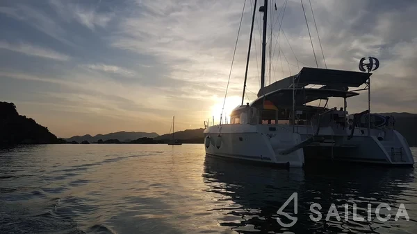 Lagoon 421 - Yacht Charter Sailica