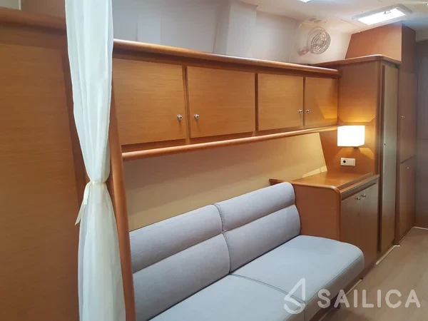 Lagoon 421 - Yacht Charter Sailica