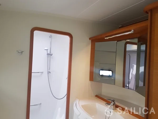 Lagoon 421 - Yacht Charter Sailica