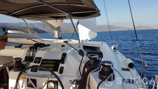 Lagoon 421 - Yacht Charter Sailica