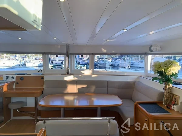 Lagoon 421 - Yacht Charter Sailica