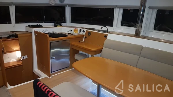 Lagoon 421 - Yacht Charter Sailica