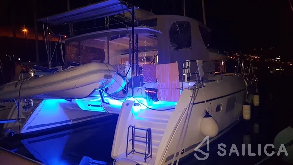 Lagoon 421 - Yacht Charter Sailica
