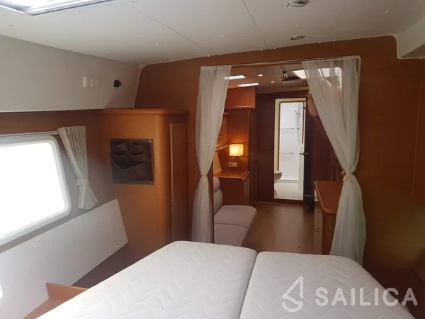 Lagoon 421 - Yacht Charter Sailica