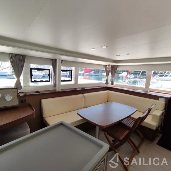 Lagoon 450  Flybridge - Yacht Charter Sailica
