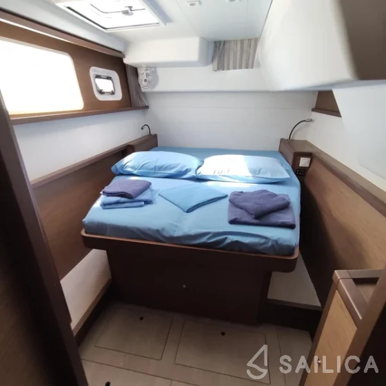 Lagoon 450  Flybridge - Yacht Charter Sailica