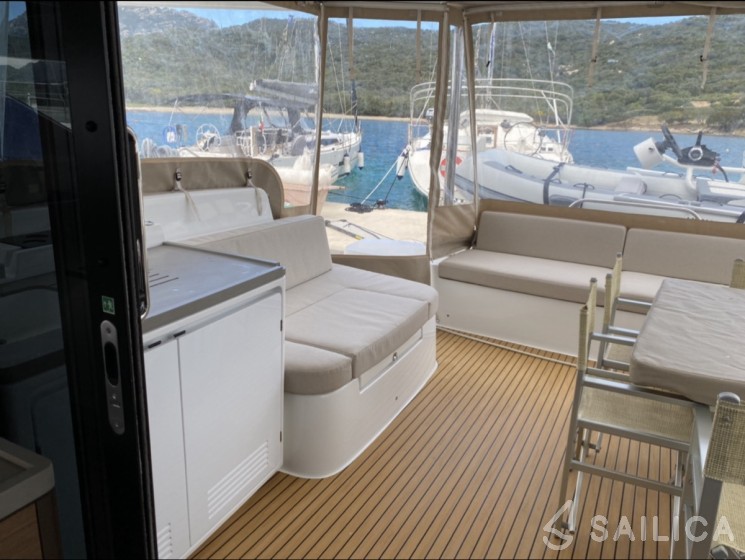 Lagoon 50 - Yacht Charter Sailica