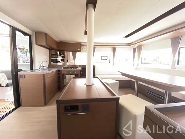 Lagoon 50 - Yacht Charter Sailica