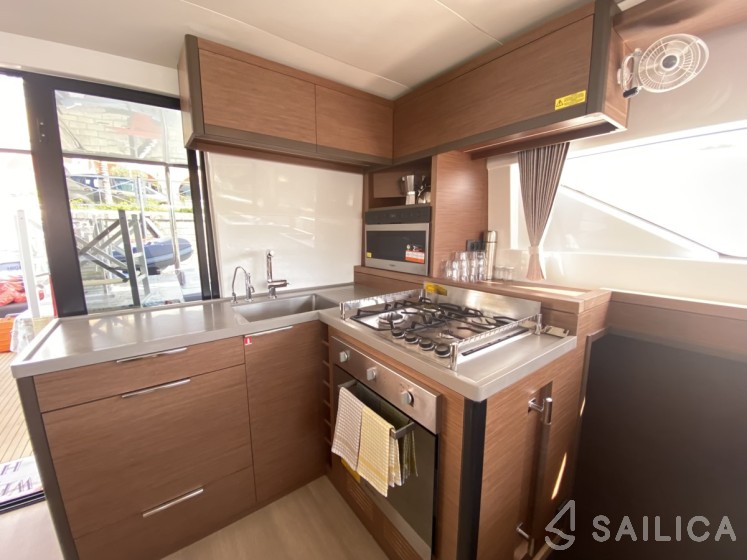 Lagoon 50 - Yacht Charter Sailica