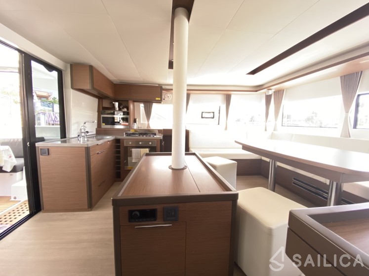 Lagoon 50 - Yacht Charter Sailica