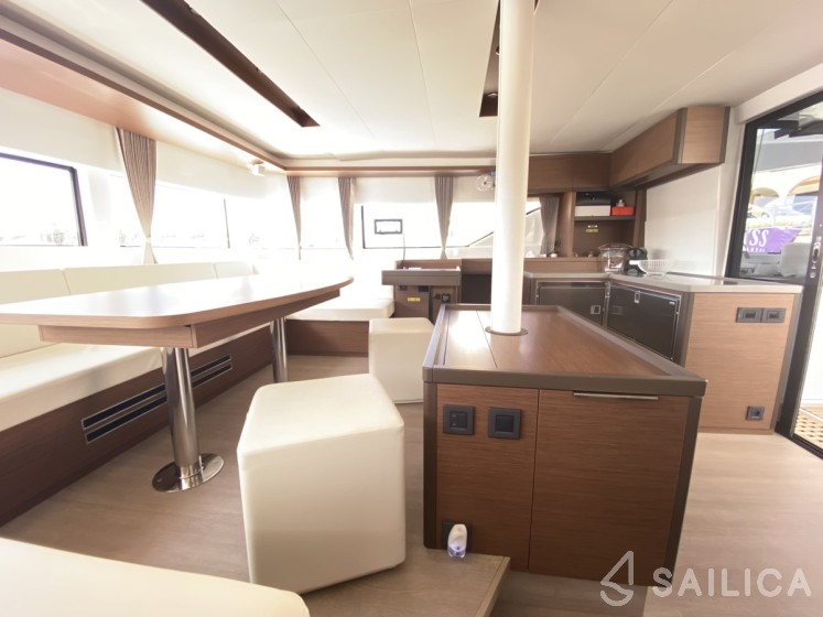 Lagoon 50 - Yacht Charter Sailica