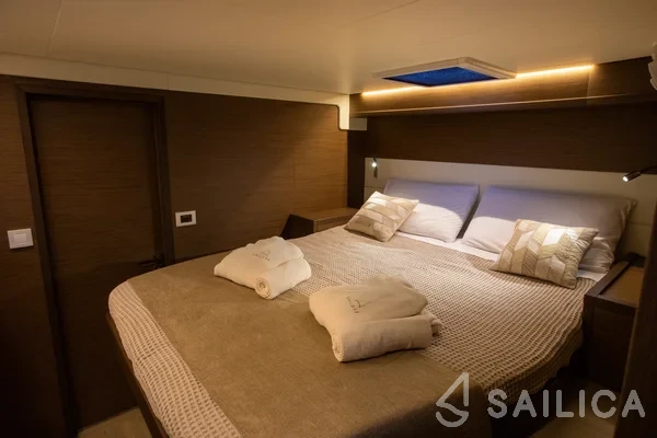 Lagoon 52F - Yacht Charter Sailica