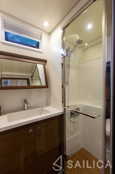 Lagoon 52F - Yacht Charter Sailica