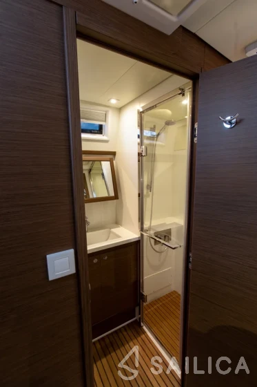 Lagoon 52F - Yacht Charter Sailica