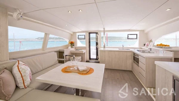 Leopard 40 - Yacht Charter Sailica