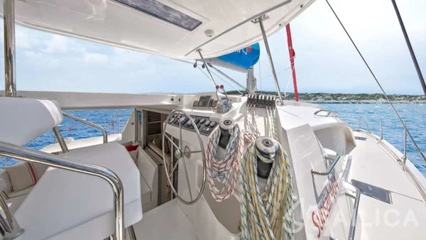 Leopard 40 - Yacht Charter Sailica