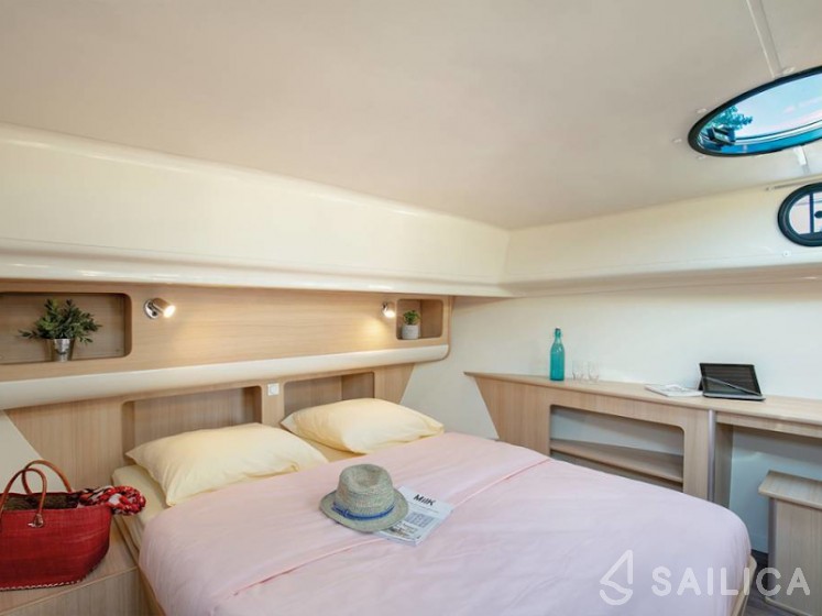 Sixto Fly C - Yacht Charter Sailica