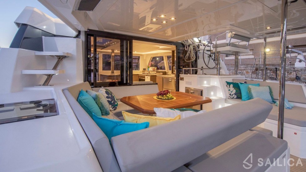 Leopard 42 - Yacht Charter Sailica