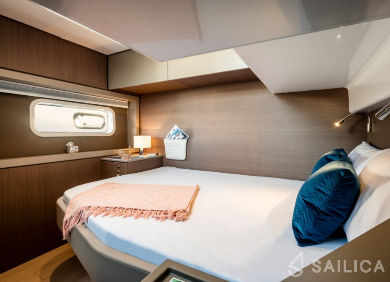 Bali 4.6 - Yacht Charter Sailica