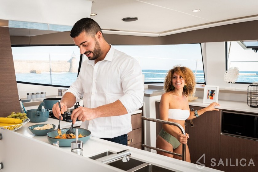 Bali 4.6 - Yacht Charter Sailica