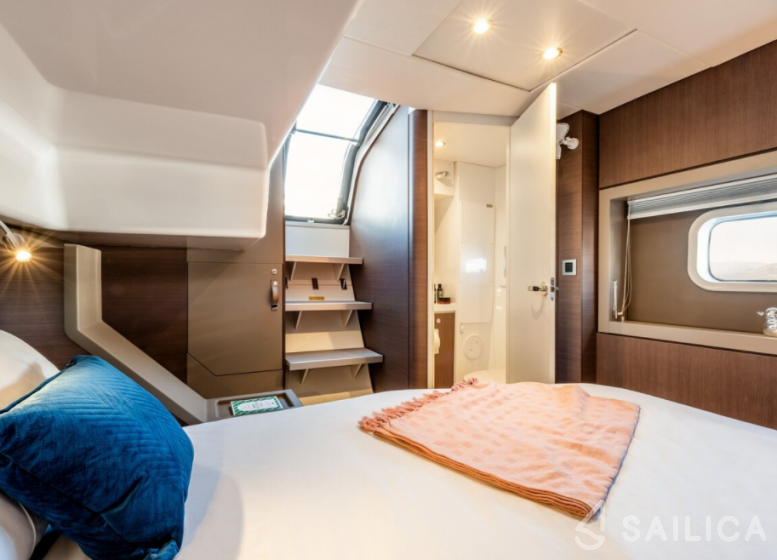 Bali 4.6 - Yacht Charter Sailica