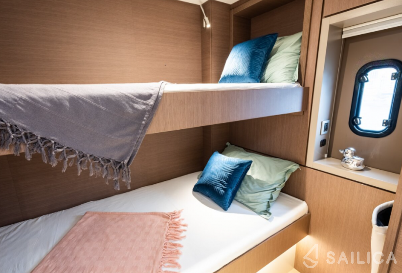 Bali 4.6 - Yacht Charter Sailica